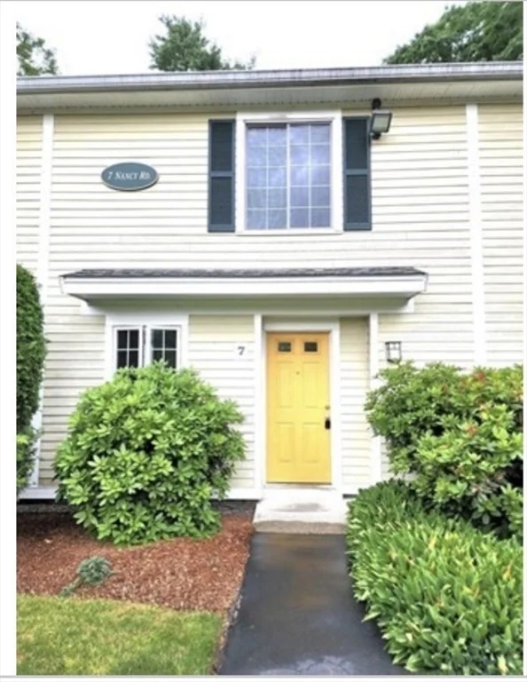 2 bed, 1 bath apartment for rent at 7 Nancy Rd Unit 7, South Braintree — photo 3 of 14