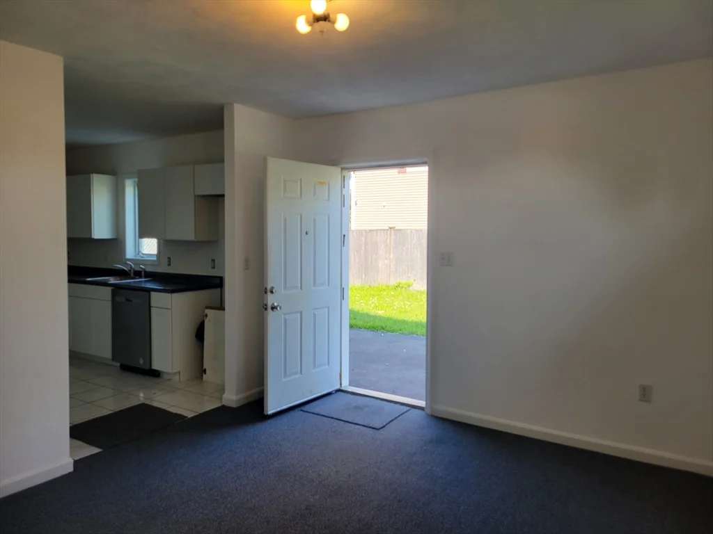 2 bed, 1 bath apartment for rent at 7 Naples Ave Unit 2, Saugus — photo 4 of 9
