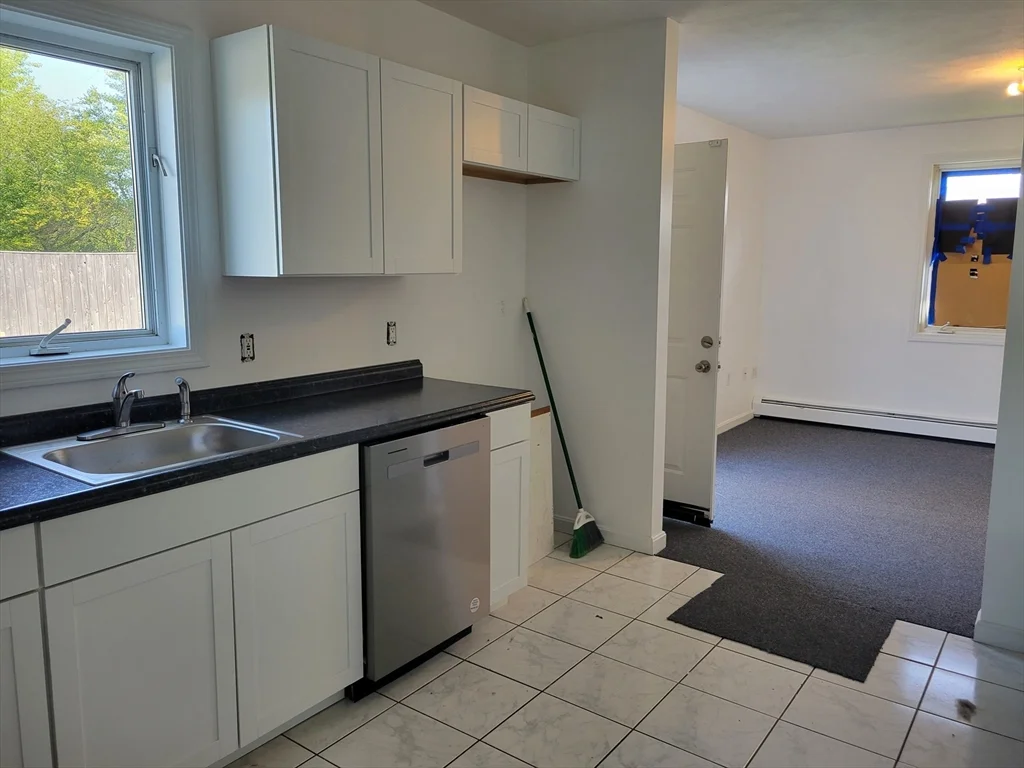 2 bed, 1 bath apartment for rent at 7 Naples Ave Unit 2, Saugus — photo 3 of 9