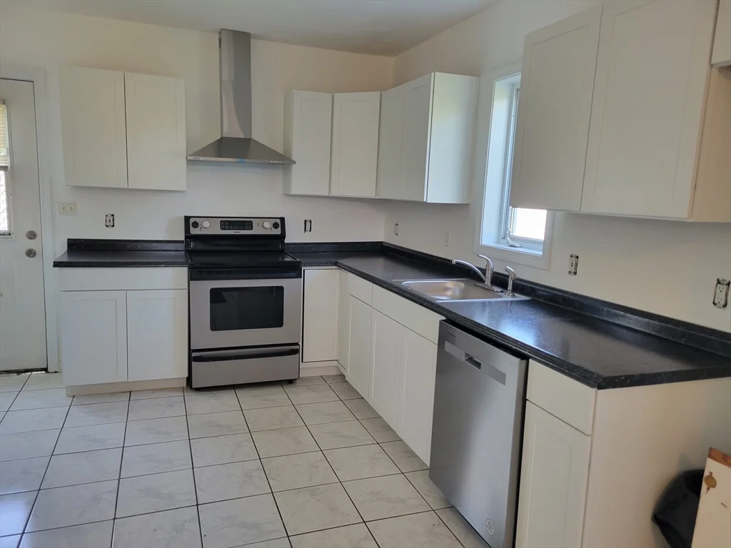 2 bed, 1 bath apartment for rent at 7 Naples Ave Unit 2, Saugus
