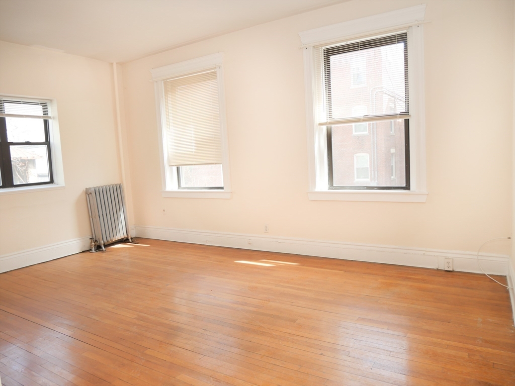 2 bed, 1 bath apartment for rent at 7 Naples Rd Unit 2, North Brookline — photo 4 of 8