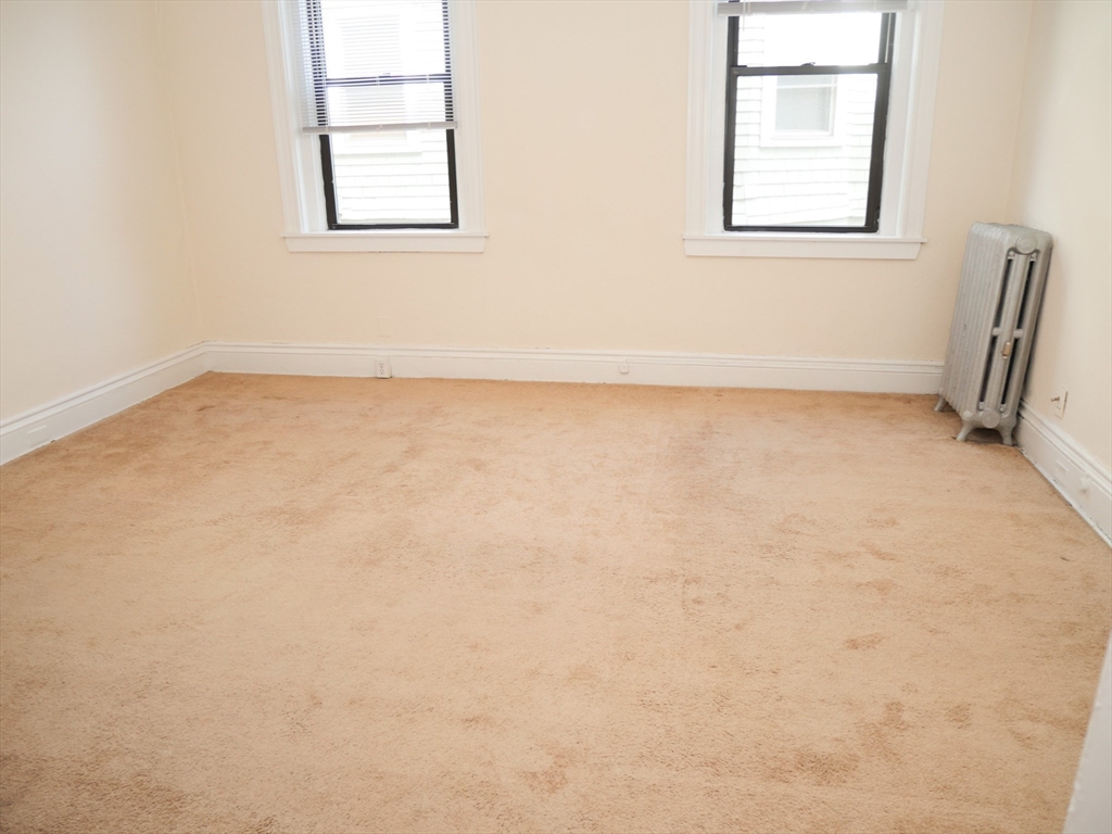 2 bed, 1 bath apartment for rent at 7 Naples Rd Unit 2, North Brookline — photo 5 of 8