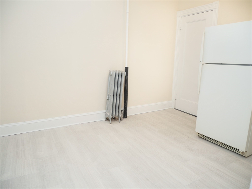 2 bed, 1 bath apartment for rent at 7 Naples Rd Unit 2, North Brookline — photo 3 of 8