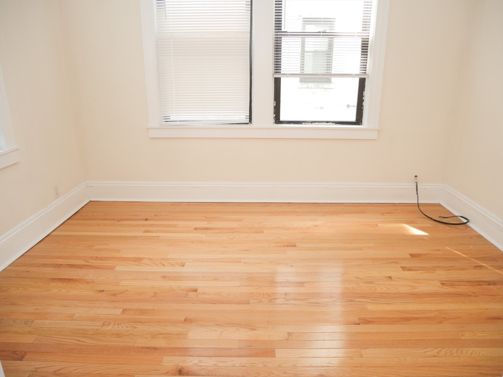 2 bed, 1 bath apartment for rent at 7 Naples Rd Unit 2, North Brookline — photo 7 of 8