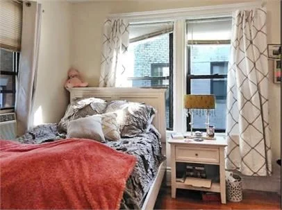 2 bed, 1 bath apartment for rent at 7 Naples Unit 3, Coolidge Corner — photo 4 of 5