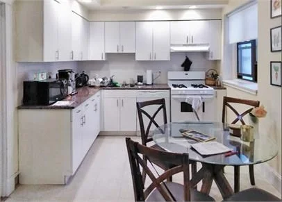 2 bed, 1 bath apartment for rent at 7 Naples Unit 3, Coolidge Corner — photo 3 of 5
