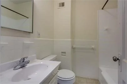 2 bed, 1 bath apartment for rent at 7 Naples Unit 4, Coolidge Corner — photo 7 of 9