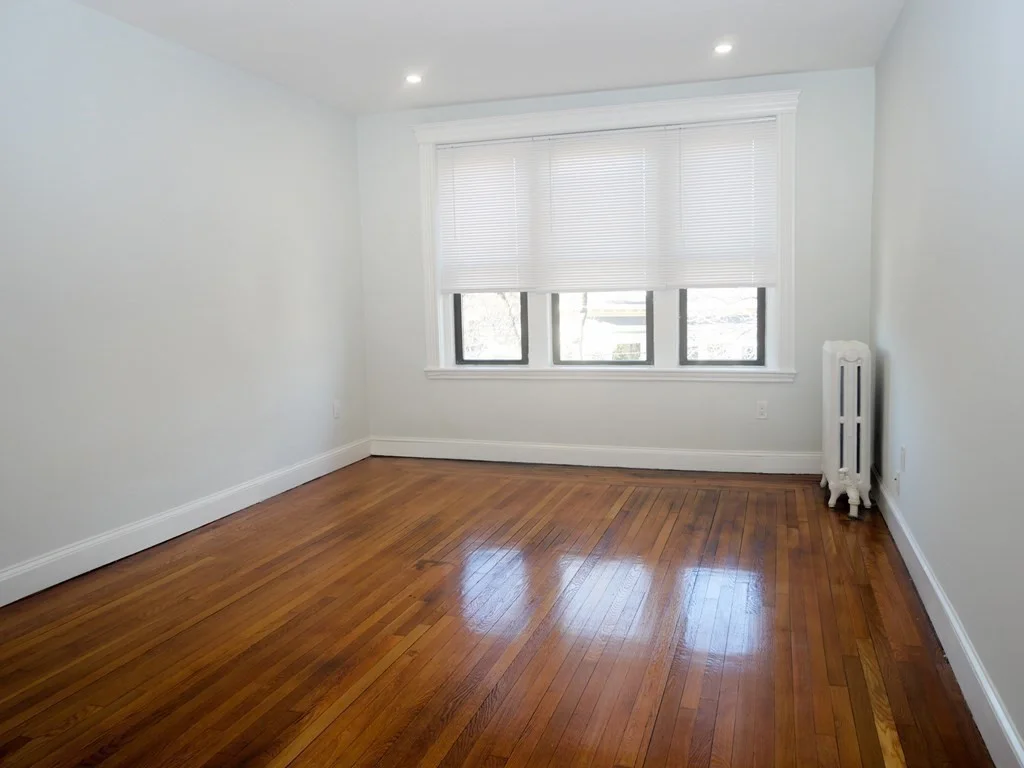 2 bed, 1 bath apartment for rent at 7 Naples Unit 5, Coolidge Corner — photo 3 of 10