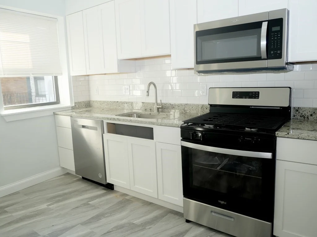 2 bed, 1 bath apartment for rent at 7 Naples Unit 5, Coolidge Corner — photo 1 of 10