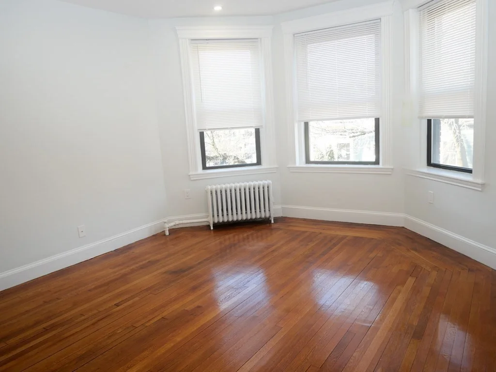 2 bed, 1 bath apartment for rent at 7 Naples Unit 6, Coolidge Corner — photo 4 of 10