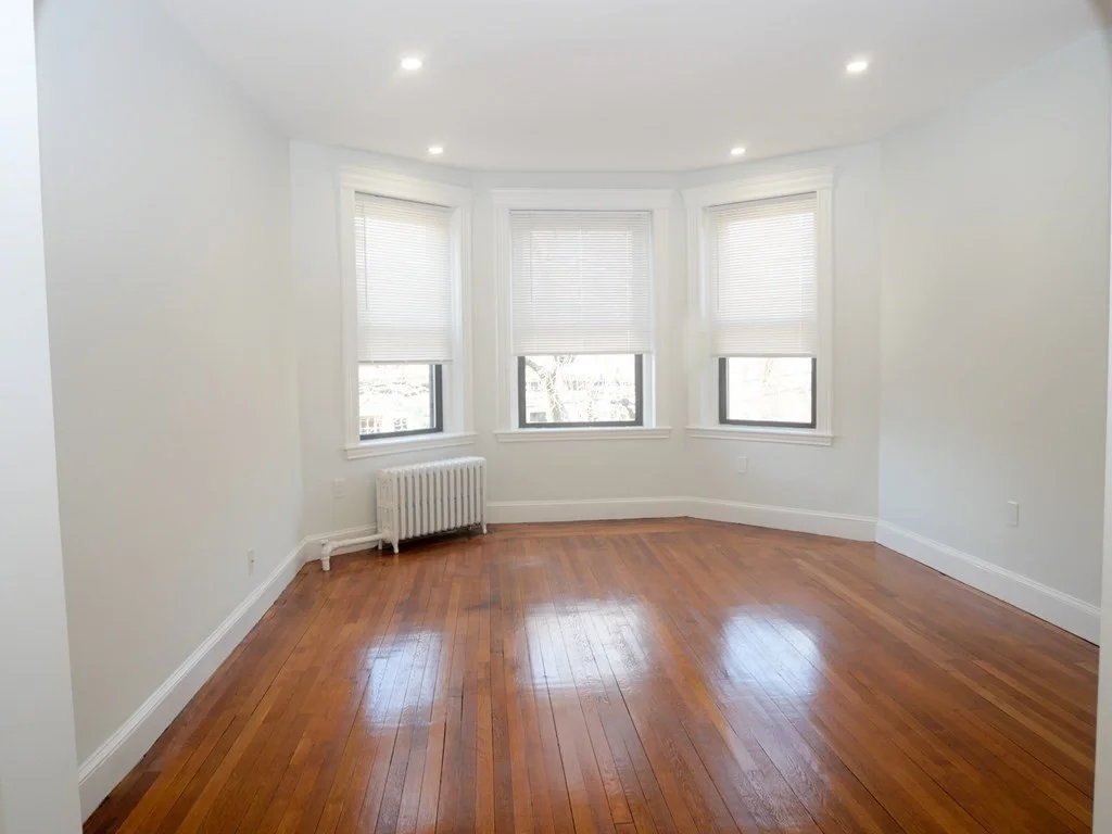2 bed, 1 bath apartment for rent at 7 Naples Unit 6, Coolidge Corner — photo 5 of 10