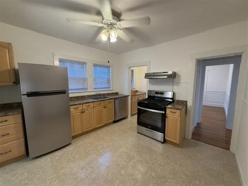 2 bed, 1 bath apartment for rent at 7 Newberne St Unit 1, Powder House Square — photo 8 of 23