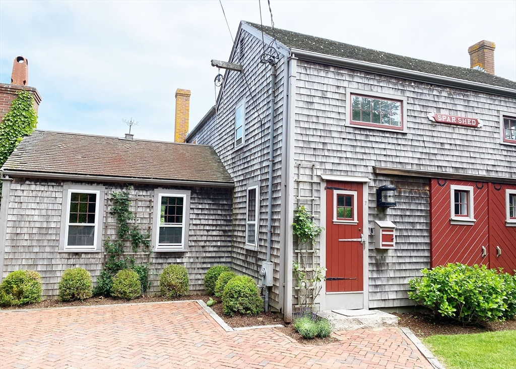 4 bed, 3 bath apartment for rent at 7 North Liberty, Nantucket — photo 1 of 22
