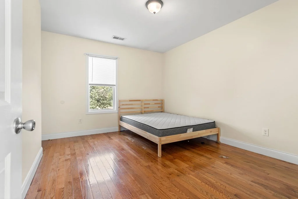 3 bed, 1 bath apartment for rent at 7 North Unit 2, Boston — photo 8 of 13