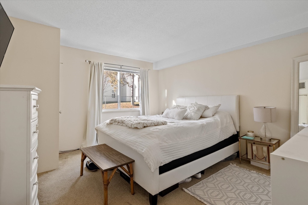 1 bed, 1 bath apartment for rent at 7 Oak Ln Unit 4, Natick — photo 6 of 14