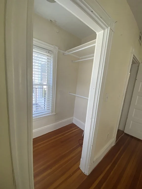 1 bed, 1 bath apartment for rent at 7 Oak Sq Unit 2R, Brighton — photo 6 of 8