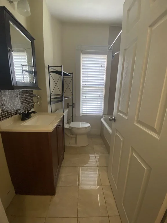 1 bed, 1 bath apartment for rent at 7 Oak Sq Unit 2R, Brighton — photo 7 of 8