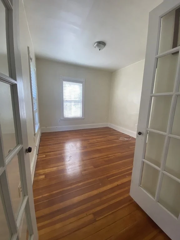1 bed, 1 bath apartment for rent at 7 Oak Sq Unit 2R, Brighton — photo 4 of 8
