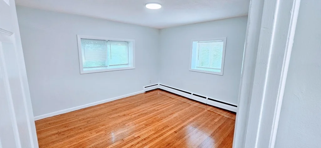 2 bed, 1 bath apartment for rent at 7 Oakcrest Rd Unit 6, Hyde Park — photo 5 of 11
