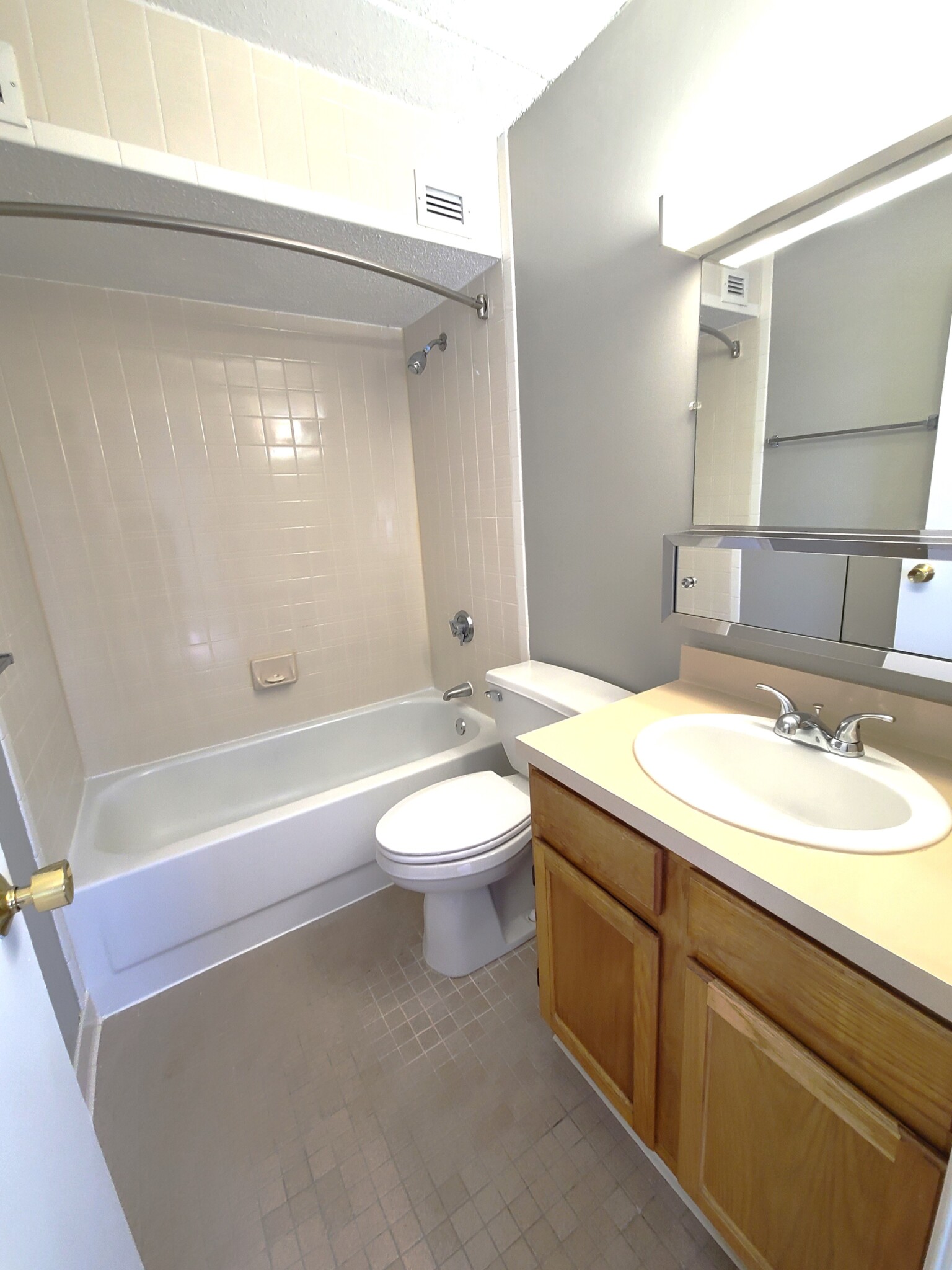 2 bed, 2 bath apartment for rent at 7 Ocean View Dr Unit 501, Dorchester — photo 7 of 21