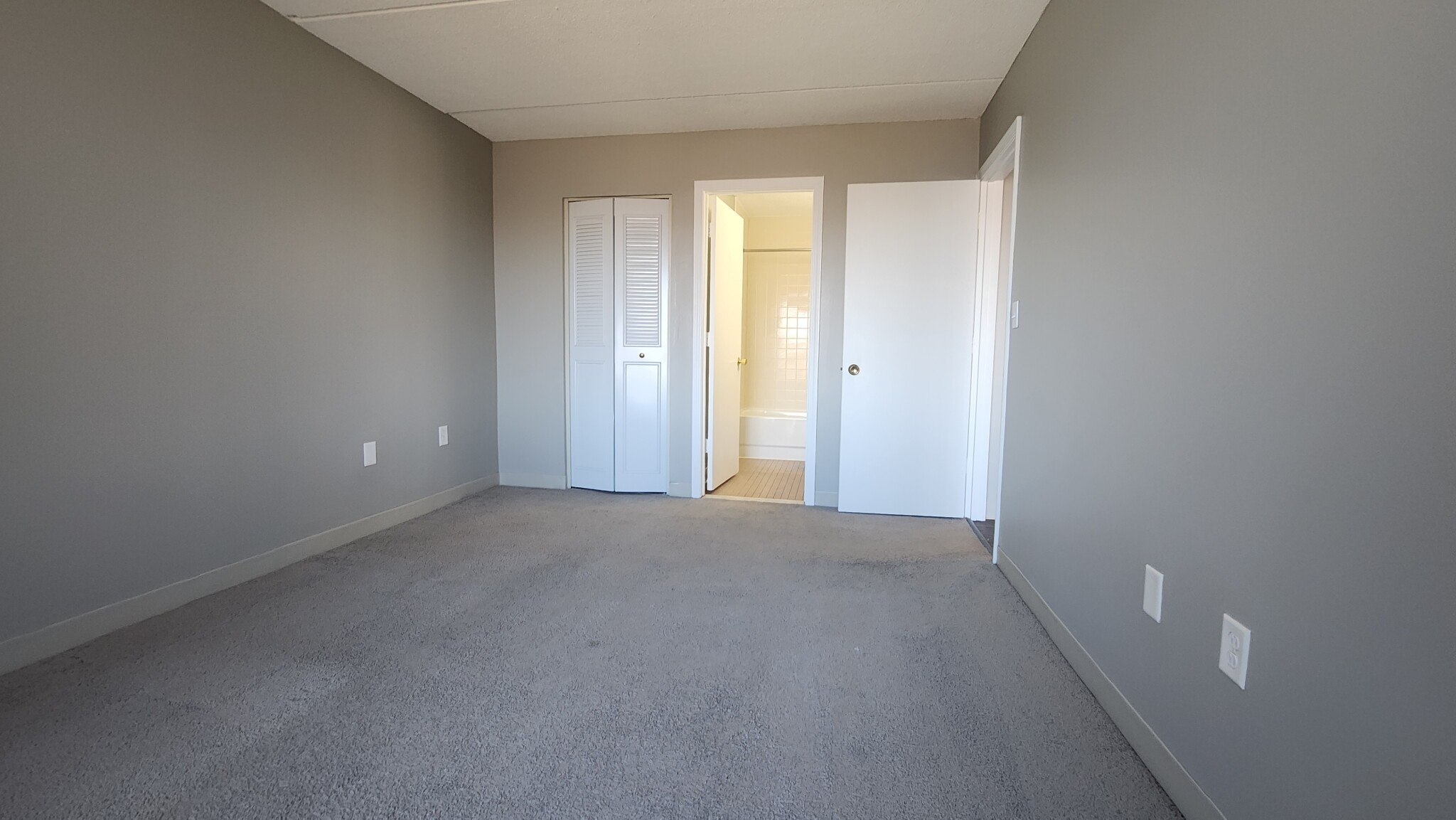 2 bed, 2 bath apartment for rent at 7 Ocean View Dr Unit 706, Dorchester — photo 5 of 25