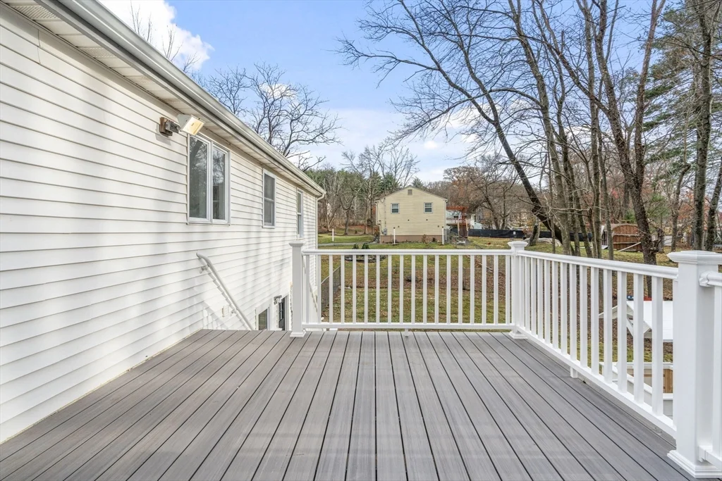4 bed, 2 bath apartment for rent at 7 Old North Rd, Hudson — photo 33 of 34