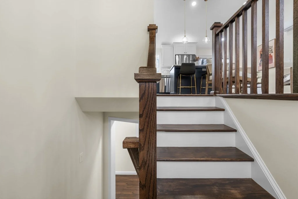 4 bed, 2 bath apartment for rent at 7 Old North Rd, Hudson — photo 19 of 34