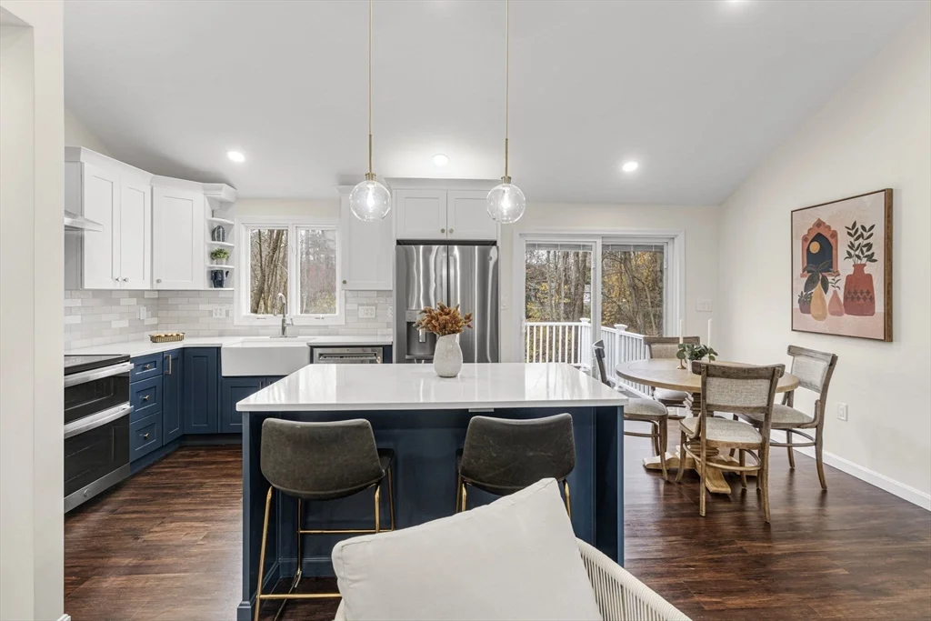 4 bed, 2 bath apartment for rent at 7 Old North Rd, Hudson — photo 2 of 34