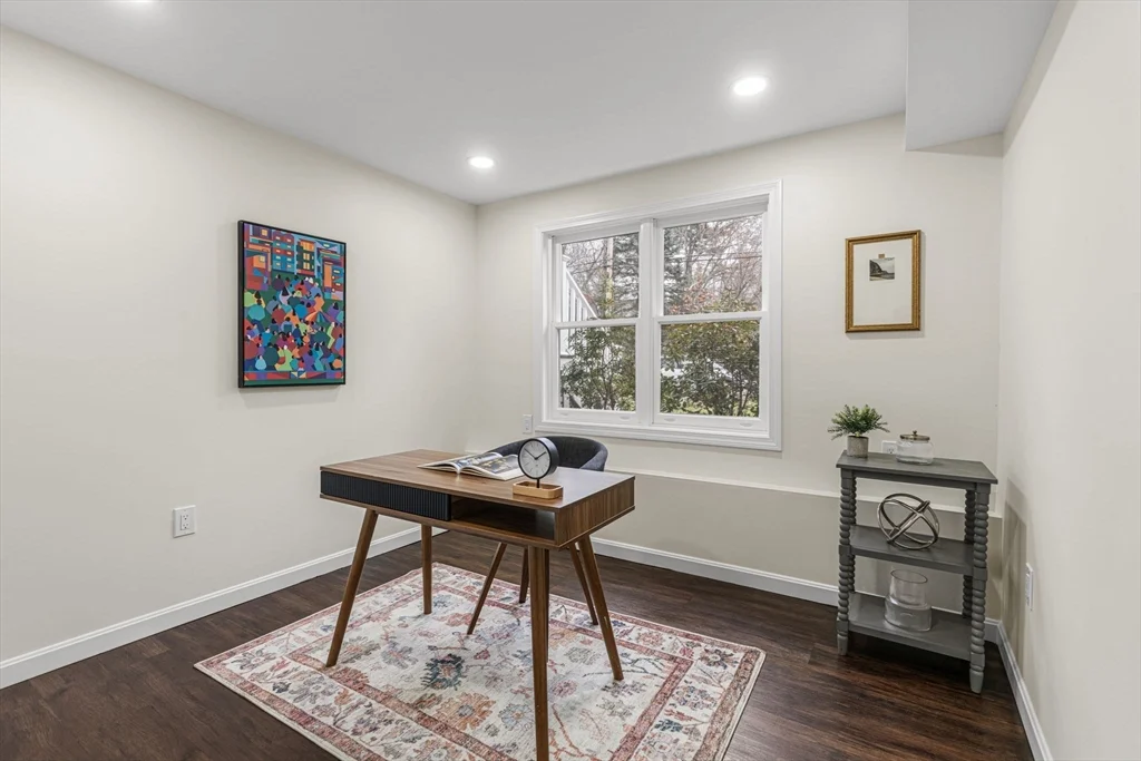4 bed, 2 bath apartment for rent at 7 Old North Rd, Hudson — photo 26 of 34