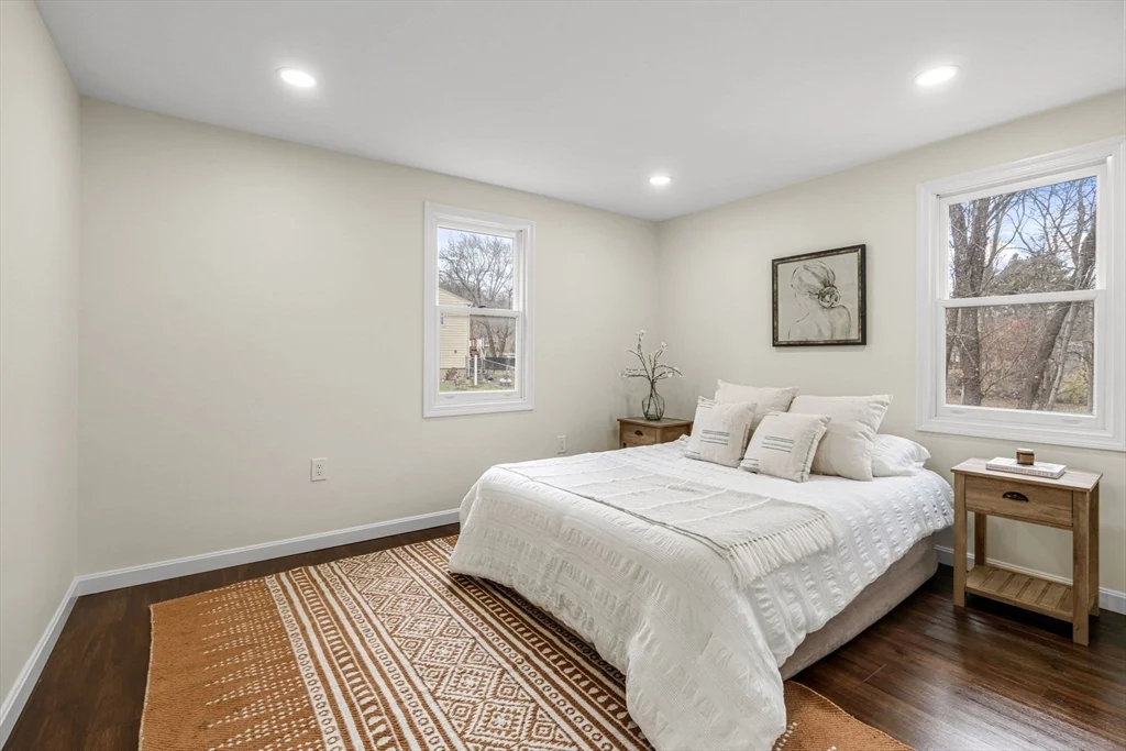 4 bed, 2 bath apartment for rent at 7 Old North Rd, Hudson — photo 17 of 34
