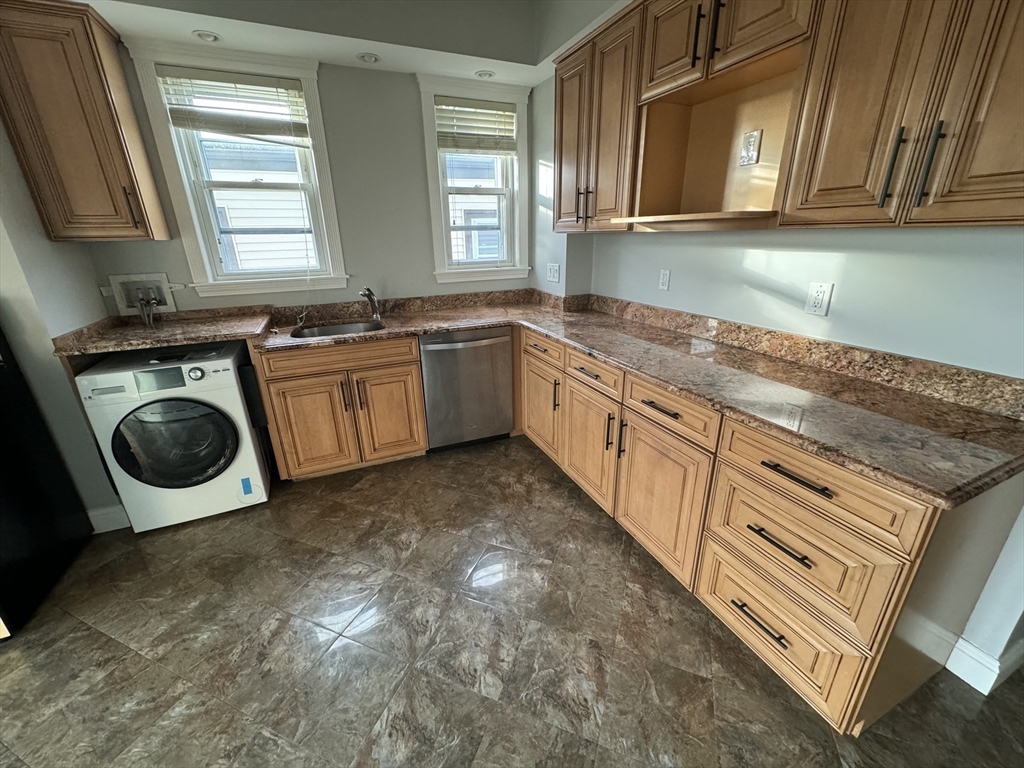 2 bed, 1 bath apartment for rent at 7 Orient Ave Unit 3, East Boston — photo 4 of 18
