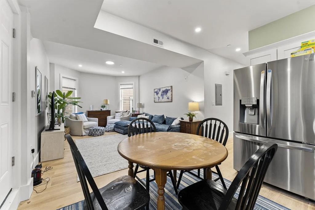 5 bed, 2 bath apartment for rent at 7 Oswald St Unit 2, Mission Hill — photo 8 of 27