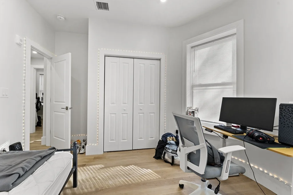 5 bed, 2 bath apartment for rent at 7 Oswald St Unit 2, Mission Hill — photo 15 of 27