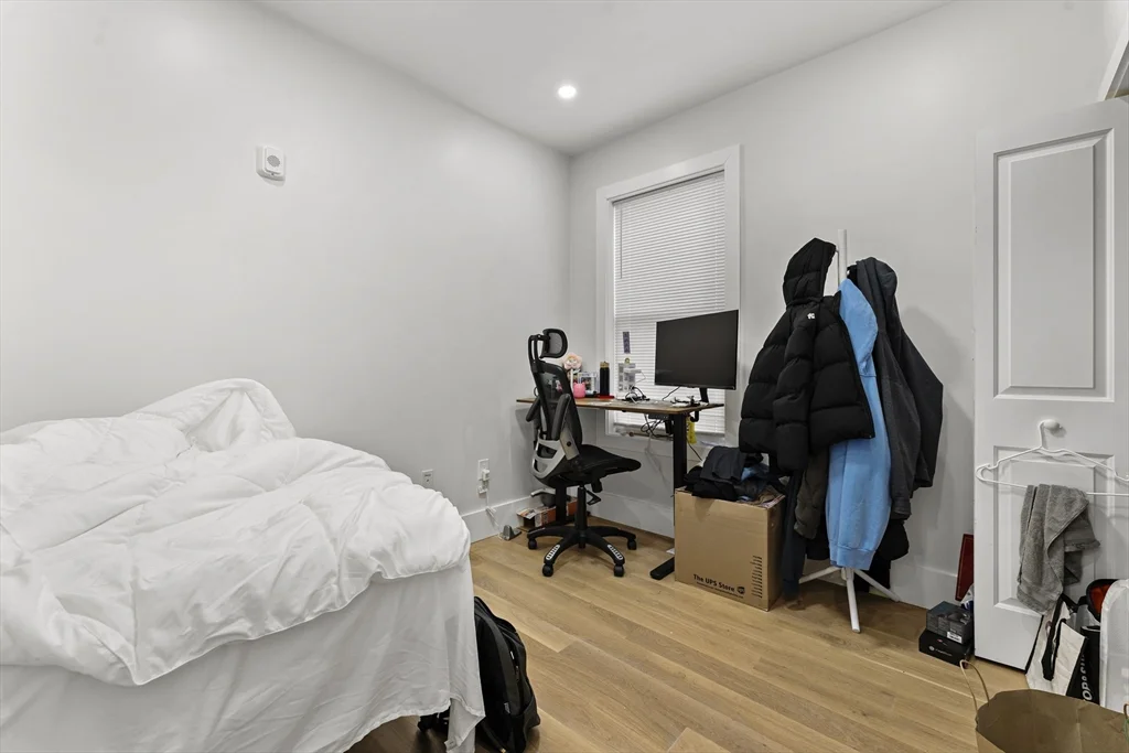 5 bed, 2 bath apartment for rent at 7 Oswald St Unit 2, Mission Hill — photo 16 of 27