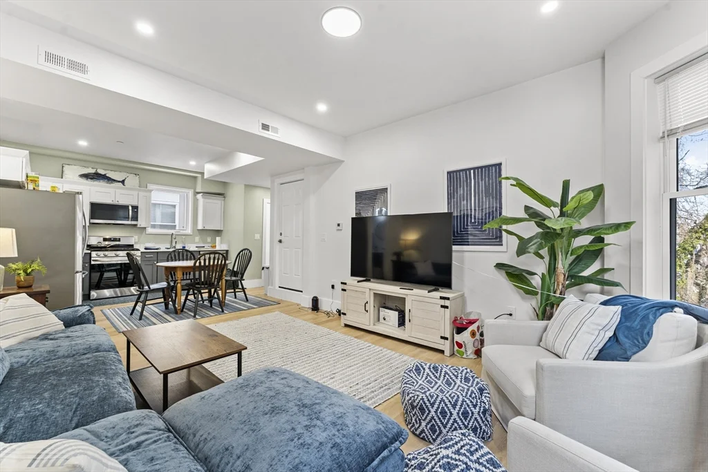 5 bed, 2 bath apartment for rent at 7 Oswald St Unit 3, Mission Hill