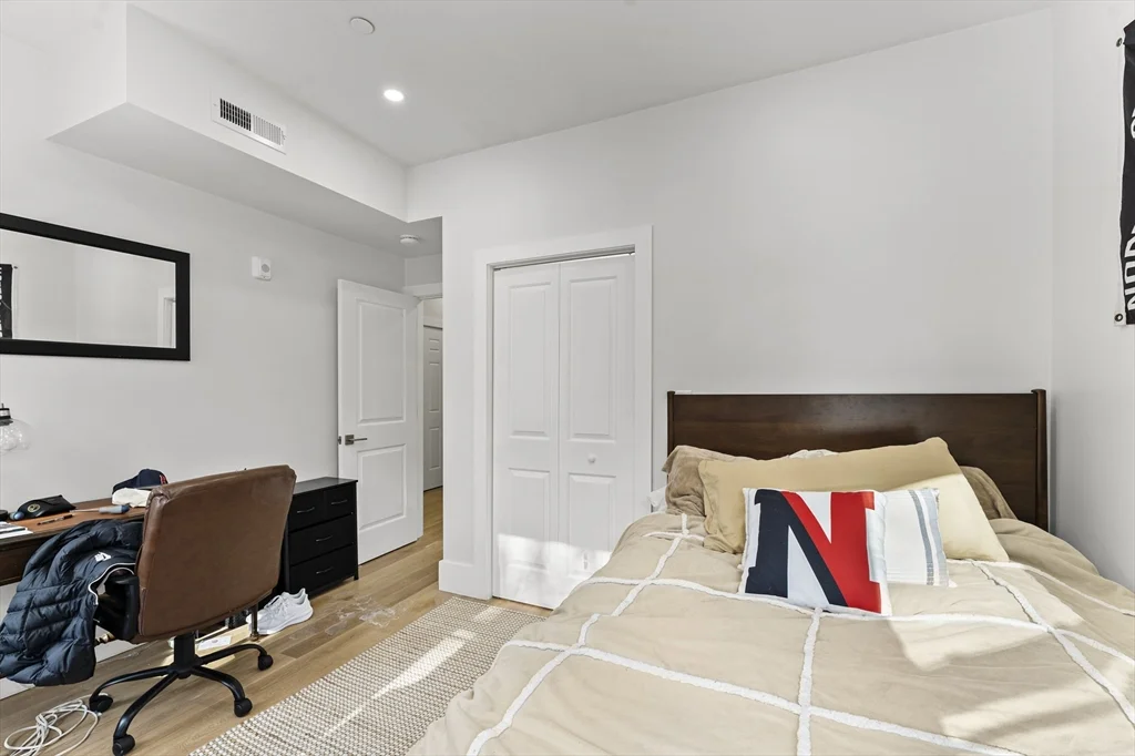 5 bed, 2 bath apartment for rent at 7 Oswald St Unit 3, Mission Hill — photo 12 of 27