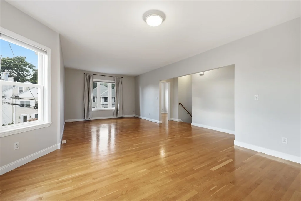 4 bed, 2 bath apartment for rent at 7 Park Ave Unit 7, Winchester — photo 29 of 37
