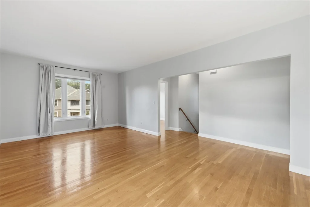 4 bed, 2 bath apartment for rent at 7 Park Ave Unit 7, Winchester — photo 24 of 37