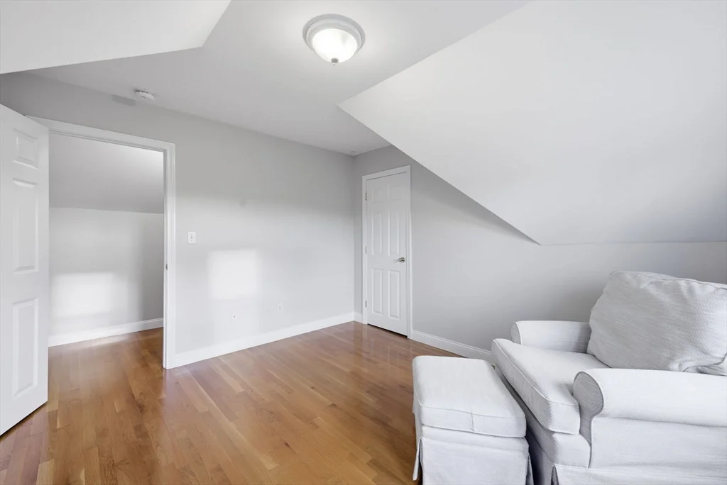 4 bed, 2 bath apartment for rent at 7 Park Ave Unit 7, Winchester — photo 18 of 37