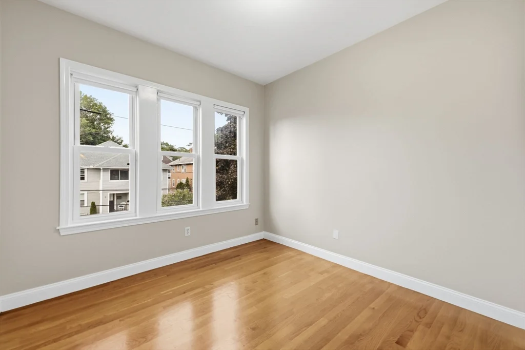 4 bed, 2 bath apartment for rent at 7 Park Ave Unit 7, Winchester — photo 20 of 37