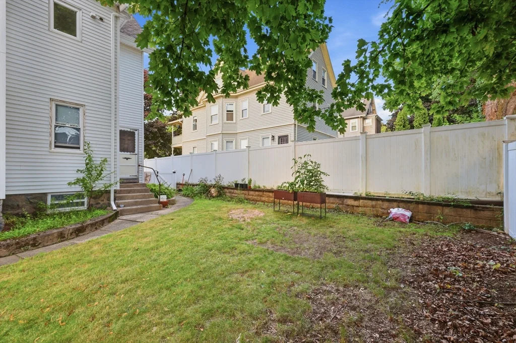 4 bed, 2 bath apartment for rent at 7 Park Ave Unit 7, Winchester — photo 37 of 37