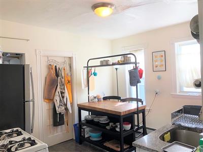 2 bed, 1 bath apartment for rent at 7 Partridge Ave Unit 3, Magoun Square — photo 5 of 18