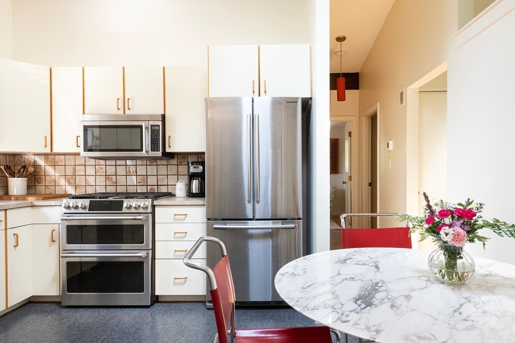3 bed, 2 bath apartment for rent at 7 Partridge Rd, Lexington — photo 10 of 24