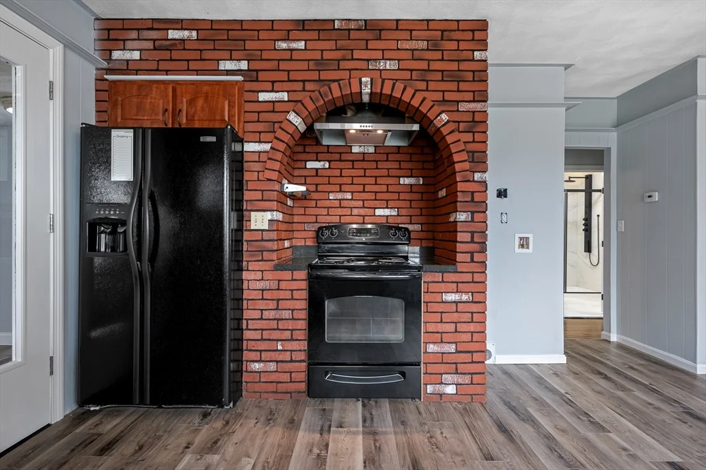 2 bed, 1 bath apartment for rent at 7 Pasadena Pkwy Unit 0, Worcester — photo 5 of 26