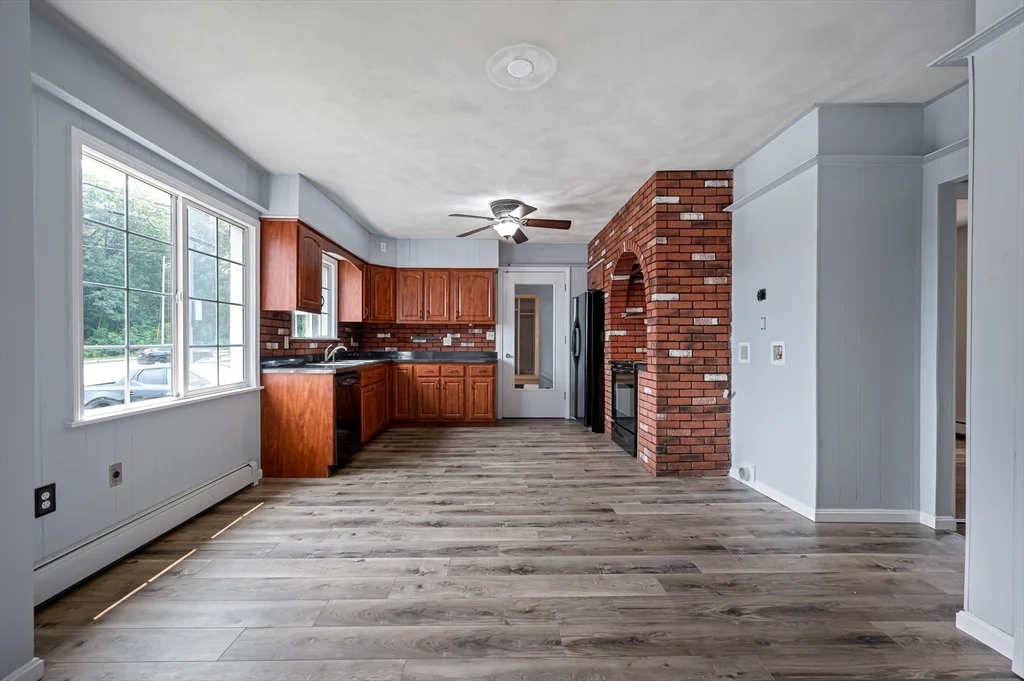 2 bed, 1 bath apartment for rent at 7 Pasadena Pkwy Unit 0, Worcester — photo 4 of 26