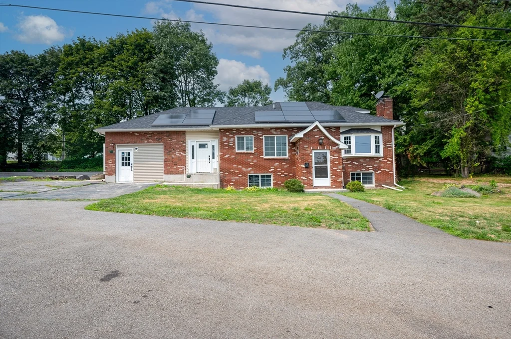 2 bed, 1 bath apartment for rent at 7 Pasadena Pkwy Unit 0, Worcester — photo 1 of 26