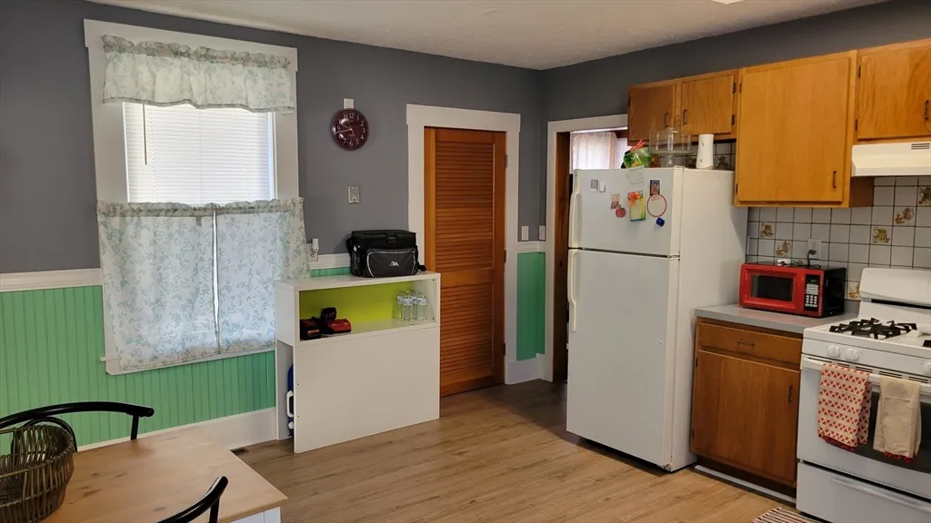 2 bed, 1 bath apartment for rent at 7 Pearl St Unit 1, Hudson — photo 9 of 21