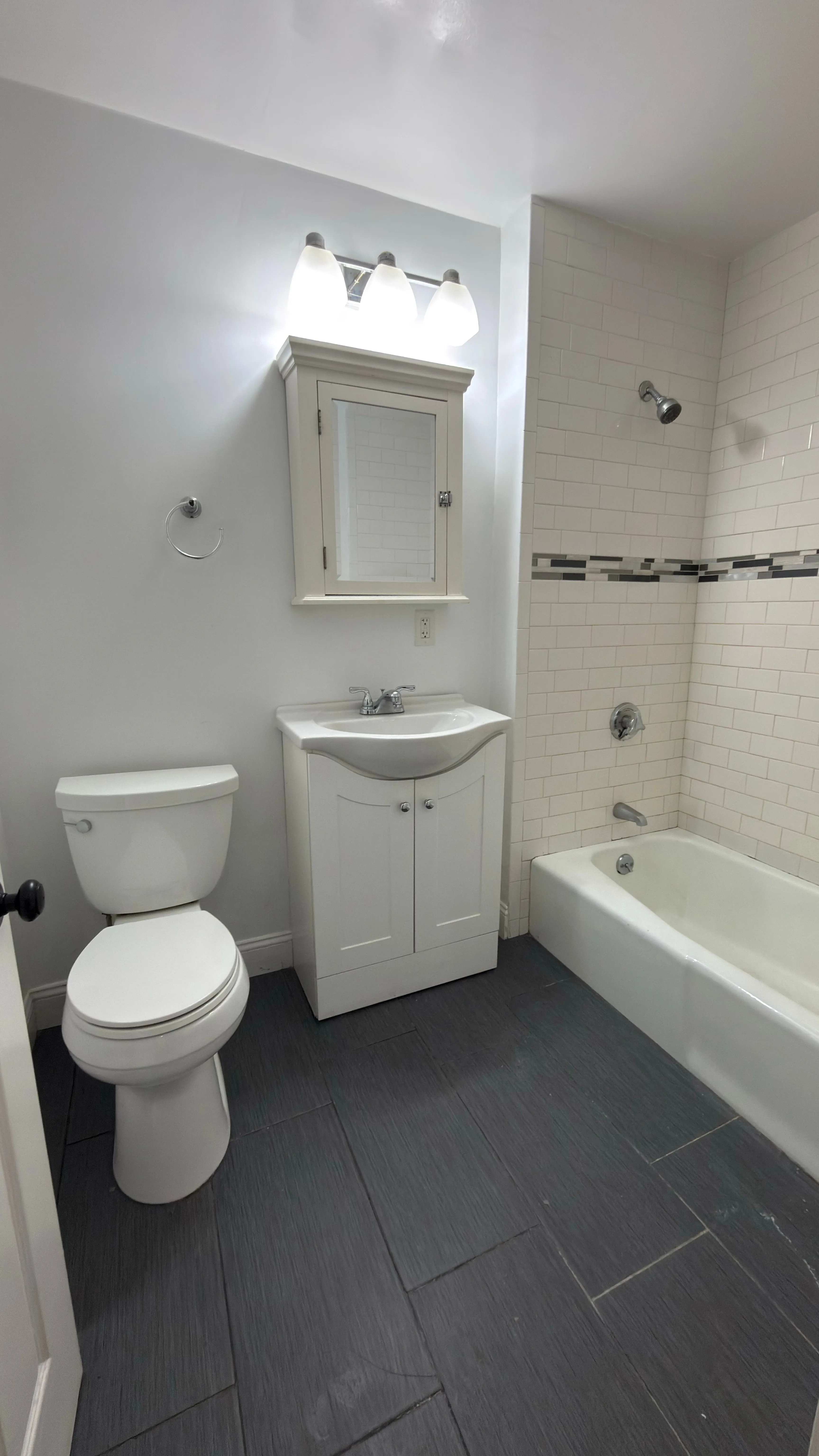 1 bed, 1 bath apartment for rent at 7 Pembroke St Unit 3, Chelsea — photo 4 of 6
