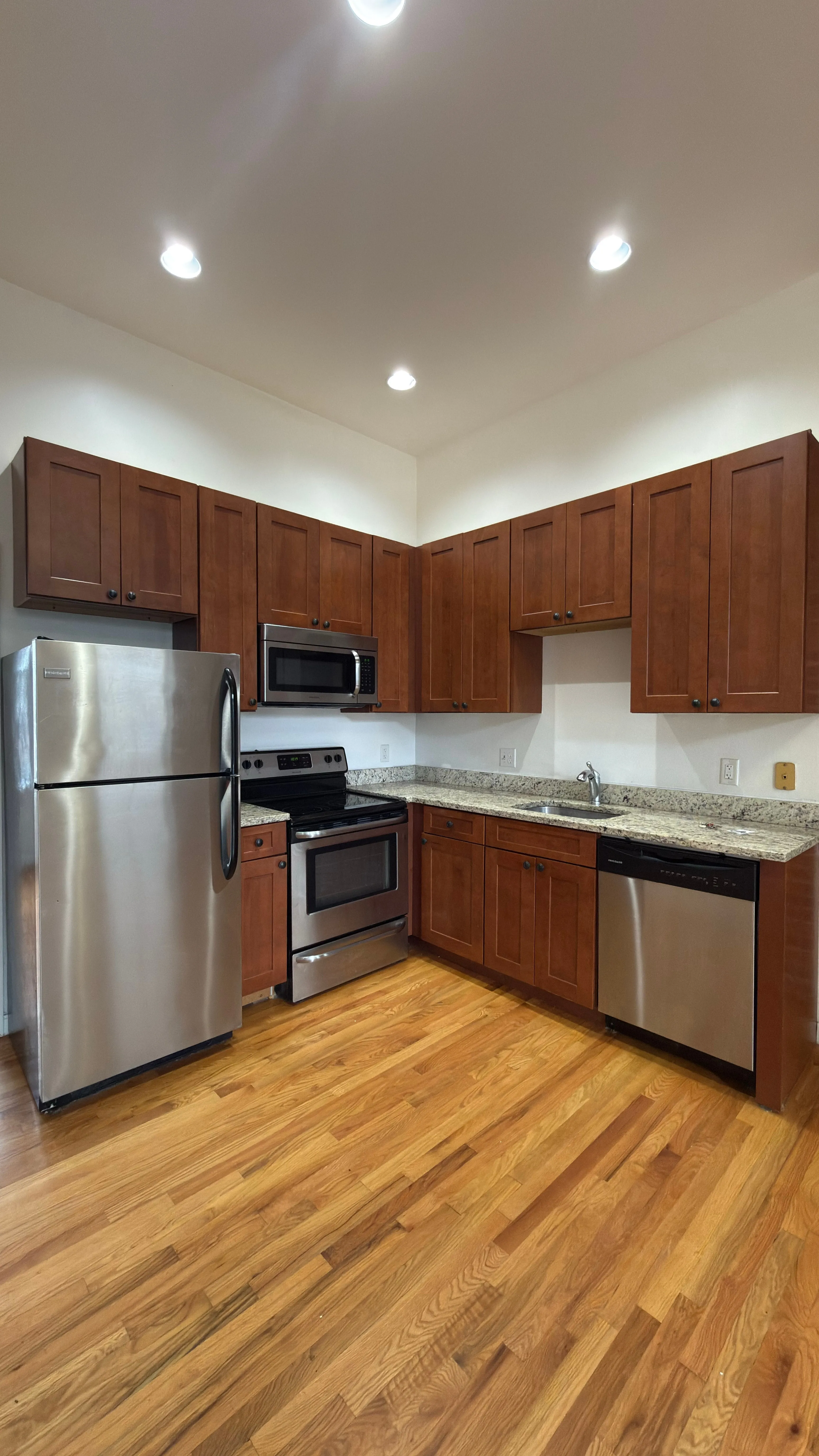 1 bed, 1 bath apartment for rent at 7 Pembroke St Unit 3, Chelsea — photo 1 of 6