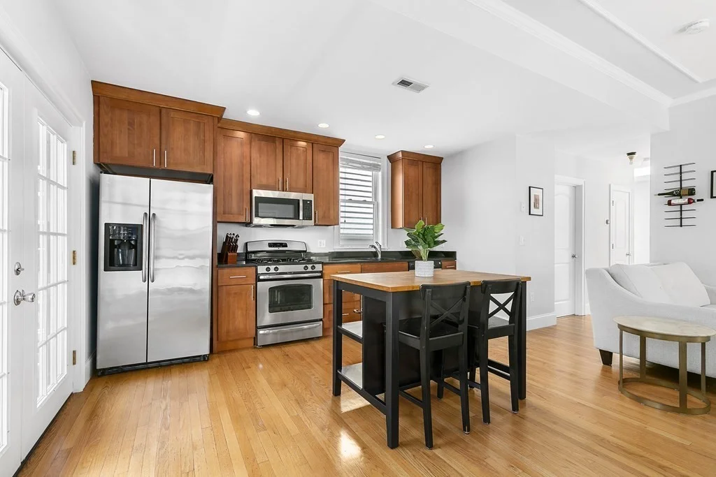 3 bed, 2 bath apartment for rent at 7 Peters St Unit 3, South Boston — photo 1 of 15